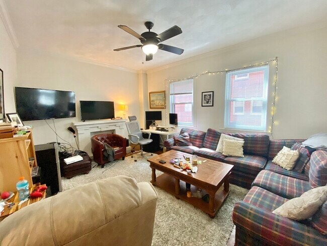 159 Salem St, Unit 1