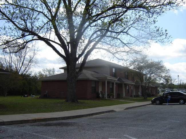 Coolawahee Apartments in Camilla, GA - Foto de edificio - Building Photo