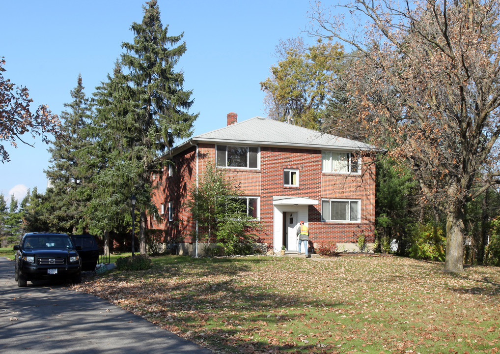 Oakwood Apartments in Clarence, NY - Building Photo