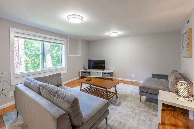 2401 Birch Ln, Unit Basement Apt.