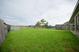 9326 Hartford Valley Trail in Baytown, TX - Building Photo - Building Photo