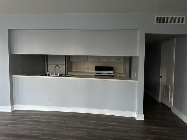 property at 800 Travis St