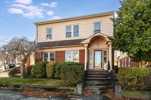 265 McBride Ave in Paterson, NJ - Building Photo