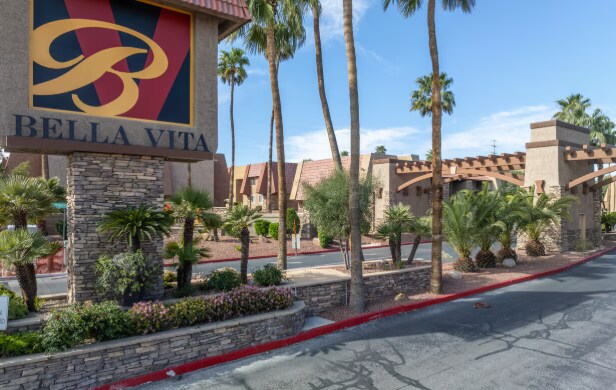 5251 Indian River Dr in Las Vegas, NV - Foto de edificio