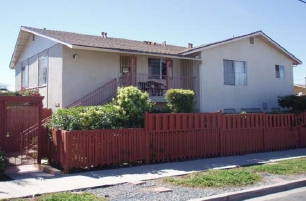 1346 Dubuque St in Oceanside, CA - Foto de edificio - Building Photo