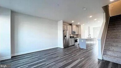 1207 Vermeer Ave in Gaithersburg, MD - Building Photo - Building Photo