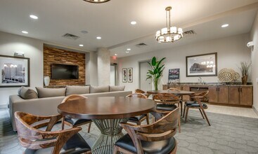 500 Crawford St in Houston, TX - Building Photo - Building Photo