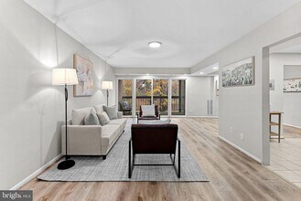 11808 Breton Ct in Reston, VA - Building Photo - Building Photo