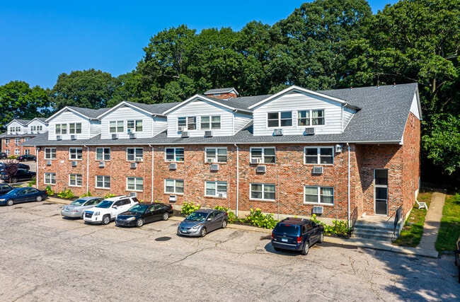 Brookside Gardens in Bridgeport, CT - Foto de edificio - Building Photo