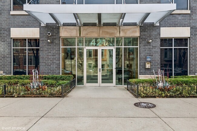421 W Huron St in Chicago, IL - Building Photo - Building Photo