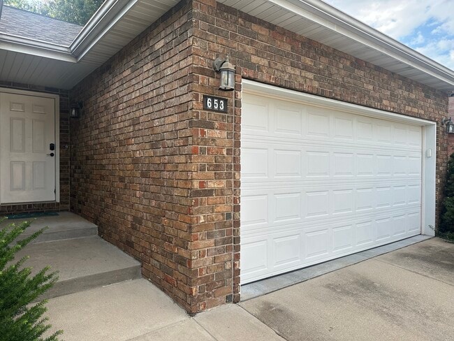 property at 653 S Hazelnut Ave