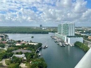 16500 Collins Ave in Sunny Isles Beach, FL - Building Photo - Building Photo