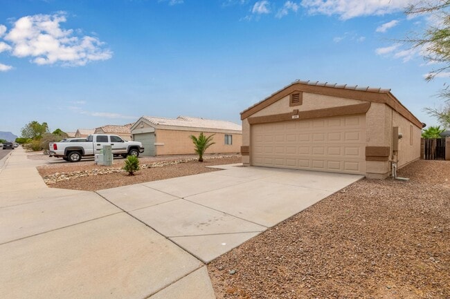 1491 W 18th Ave in Apache Junction, AZ - Building Photo - Building Photo