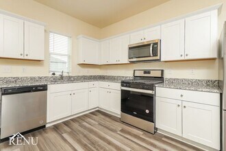 5230 Dawn Break in Saint Hedwig, TX - Building Photo - Building Photo