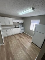 8917 Middlebranch Ave NE in Canton, OH - Building Photo