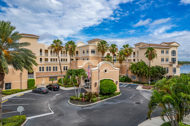 Westminster Shores in St. Petersburg, FL - Building Photo - Building Photo