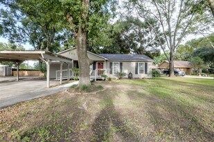 12810 Mcswain Rd in Cypress, TX - Building Photo