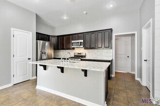 37299 Brigantines Ave in Prairieville, LA - Building Photo - Building Photo