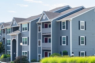Lakewood Apartments in Stafford, VA - Building Photo - Building Photo