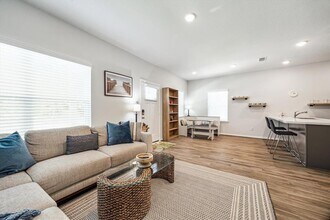 6913 New York St in Houston, TX - Building Photo - Building Photo