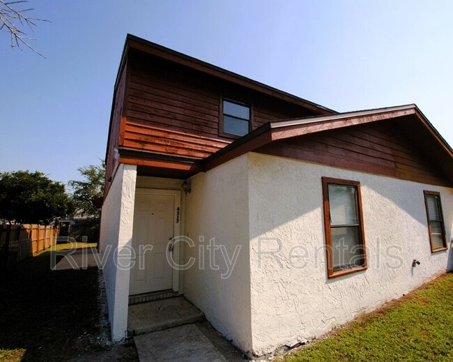 property at 4317 Melissa Ct W