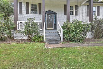 1136 W Shipley Ferry Rd in Kingsport, TN - Building Photo - Building Photo