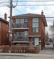 389 Royal York Rd in Toronto, ON - Building Photo