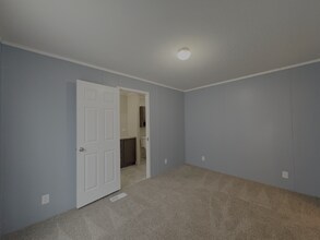 27 W Manor St in Oxford, MI - Building Photo - Building Photo