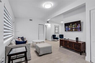 11350 SW 51st St in Miami, FL - Building Photo - Building Photo