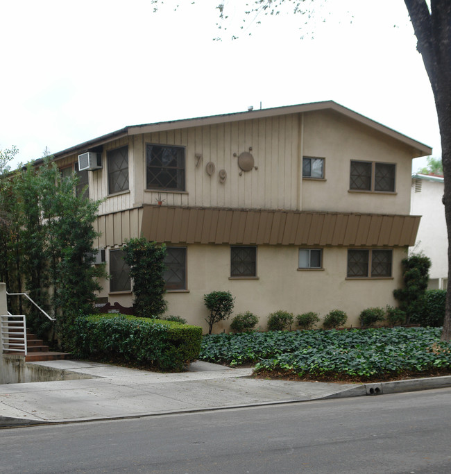 709 Locust St in Pasadena, CA - Foto de edificio - Building Photo