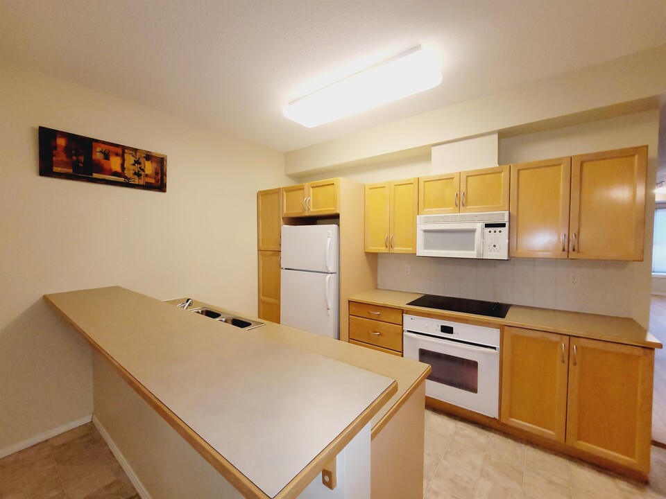 8619-8111 111 St NW in Edmonton, AB - Building Photo