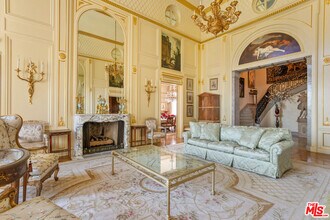 761 Bel Air Rd in Los Angeles, CA - Building Photo - Building Photo