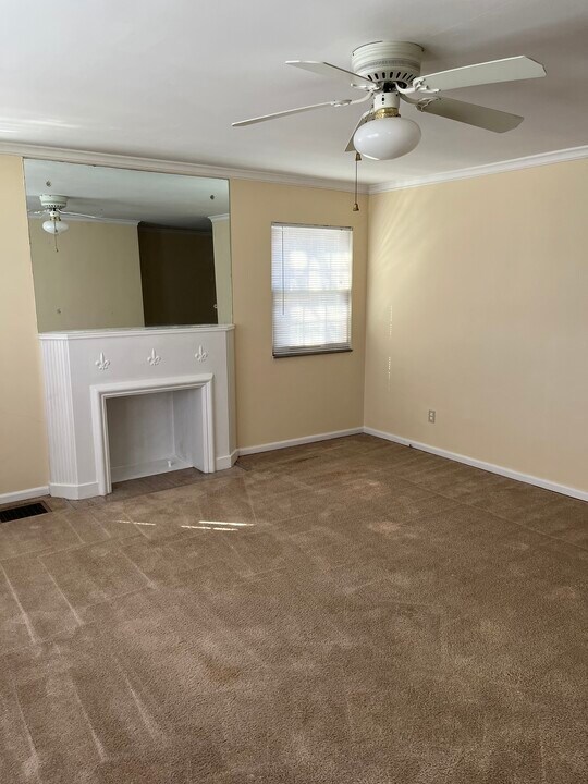 1133 S Cassingham Rd, Unit B in Columbus, OH - Building Photo