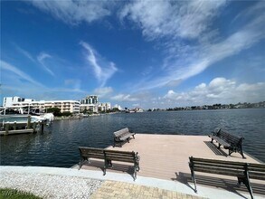 3420 Gulf Shore Blvd N in Naples, FL - Foto de edificio - Building Photo