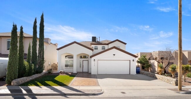 7328 Corona Del Sol Dr in El Paso, TX - Foto de edificio - Building Photo
