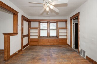 3200 W 82nd St-Unit -3202 W 82nd UP in Cleveland, OH - Building Photo - Building Photo