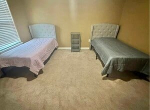 2734 Duncan Dr in Oyster Creek, TX - Building Photo - Building Photo