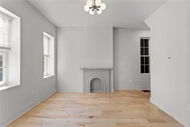 2011 Forbes Ave in Pittsburgh, PA - Foto de edificio - Building Photo