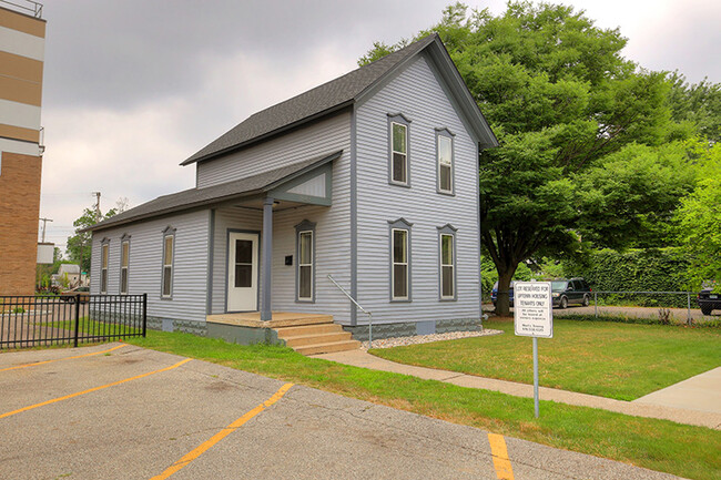 843 Cherry St SE in Grand Rapids, MI - Building Photo - Building Photo