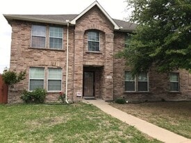 105 Foxtail Ct in Red Oak, TX - Building Photo
