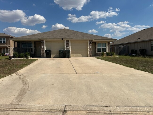 property at 3315 Stonewall Dr