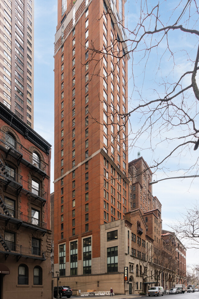 The Park Laurel in New York, NY - Foto de edificio - Building Photo