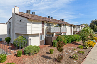 Villa Riviera Apartments in Sacramento, CA - Foto de edificio - Primary Photo