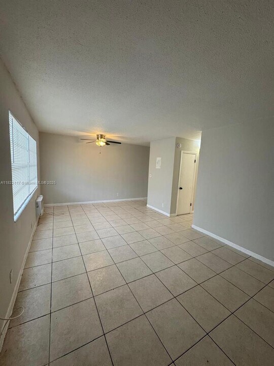 325 NW 15th St in Pompano Beach, FL - Building Photo