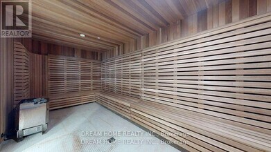 11 Wellesley St W in Toronto, ON - Building Photo - Building Photo