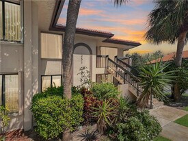 351 210th St S in Boca Raton, FL - Building Photo