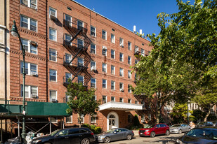 55 Eastern Pky in Brooklyn, NY - Foto de edificio - Building Photo