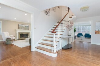 22 Bradford Rd in Weston, MA - Building Photo - Building Photo