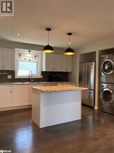 355 Leacock Dr in Barrie, ON - Building Photo - Building Photo