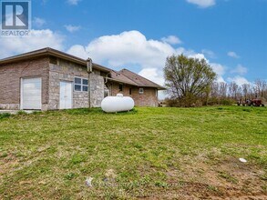 33260 Pettit Rd in Wainfleet, ON - Building Photo - Building Photo